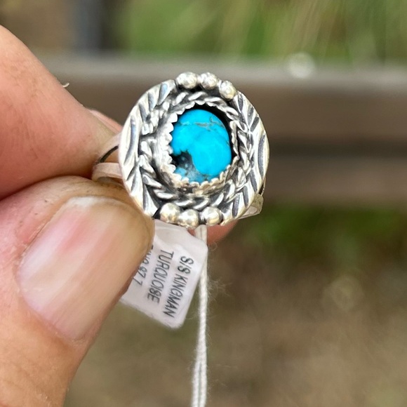 Navajo made 925 silver Kingman Turquoise size 7 artisan ring - Picture 5 of 6